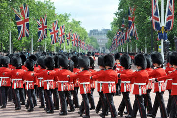 Royal London Sightseeing Tour Including Changing of the Guard Ceremony with Optional London Eye Upgrade