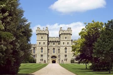 Windsor Castle, Stonehenge, and Oxford Day Trip from London