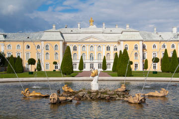 Peterhof Grand Palace and Gardens Tour with Neva Boat Ride