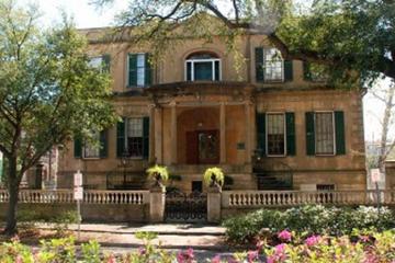 Neighborhoods of Savannah Tour