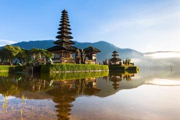 Private Tour: Royal Lake and Sea Temples
