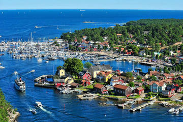 Canal Tour to Sandhamn from Stockholm