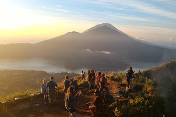 Sunrise Bali Trekking Guide At Mount Batur