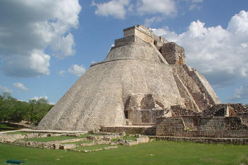 Private Tour to Uxmal and cenote with hacienda Yaxcopoil