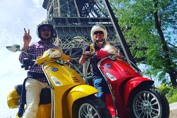 Private Paris Full-Day Vespa Guided Tour with Gourmet Break