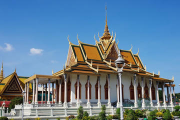 01 Day - Phnom Penh, Silver Pagoda, S-21 and Killing Fields