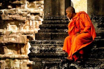 Angkor Wat and Banteay Srei private day tour