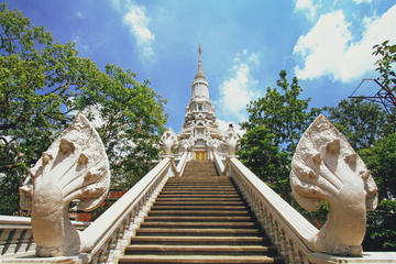 Full-day Private Oudong Tour and Tonle Sap River Cruise from Phnom Penh
