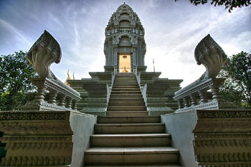 Phnom Penh Small Group City Tour, Silver Pagoda,Genocide Museum, Killing Fields
