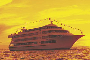 Oahu Luxury Sunset Dinner and Jazz Cruise