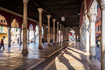 Full-day private walking tour of Venice with Rialto market