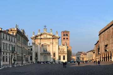Mantua private walking tour with a local guide