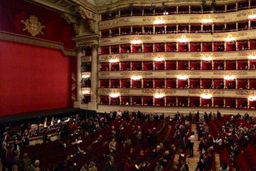 Milan: Private Guided Tour of Teatro alla Scala Museum
