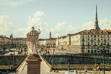 Private tour and tasting dinner in downtown Turin