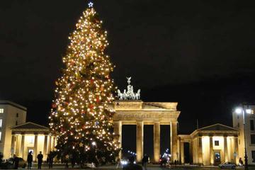 Berlin Christmas Lights Sightseeing Tour from DomAquarée with Mulled Wine and Gingerbread