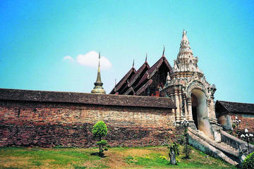 Private Day-Trip to Lamphun and Lampang Province from Chiang Mai