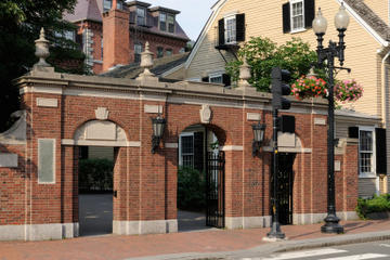 Day Trip American History Tour: Cambridge, Lexington and Concord Day Trip from Boston near Boston, Massachusetts 