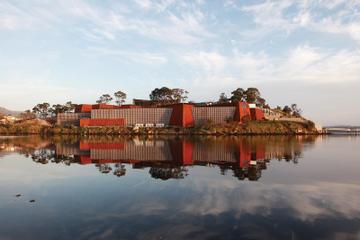 Hobart City Sightseeing Tour Including MONA Admission