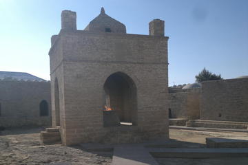 Day-Tour Visiting Zoroastrian Temple and Burning Mountain From Baku