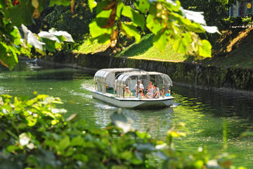 Ljubljana City Walk and Boat Cruise along the Ljubljanica