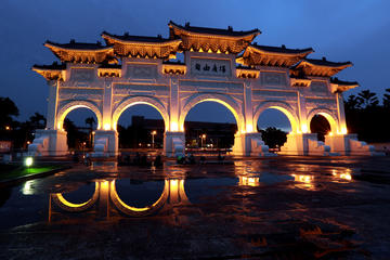 Taipei Walking Evening Tour with Local Guide