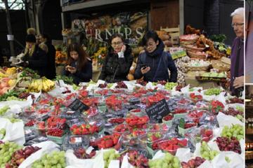 Traditional English Food Tasting Walking Tour in London