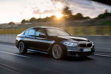 Arrival Private Transfer Dubai Airport DXB to Dubai City in a Sedan Car