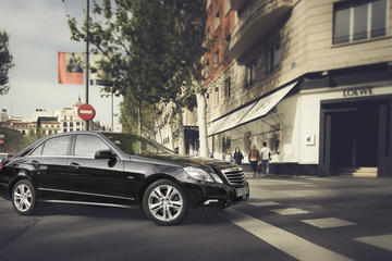 Departure Private Transfer Baku City to Baku Airport GYD in Business Car