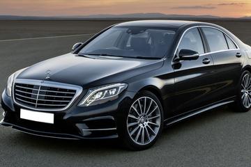 Private Departure Transfer: Amsterdam City Center to Amsterdam Airport in Luxury Sedan