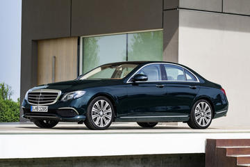 Stockholm Airport Arlanda ARN Arrival Private Transfer to Stockholm City in Business Car