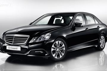 Vienna City Departure Private Transfer to Vienna Airport VIE in Business Car