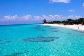 Isla Mujeres Sailing and Snorkel Trip from Cancun With Lunch