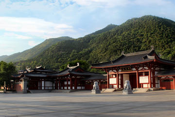 Huaqing Palace and Hot Springs