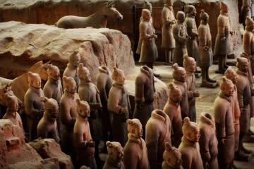 2-Day Private Tour of Xian & Chengdu via G Train: Visit Terracotta Army & Pandas