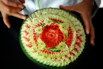 Traditional Thai Fruit and Vegetable Full Day Carving Class in Bangkok