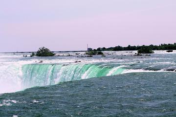Private Tour and Transfer from Niagara Falls to Hamilton International Airport