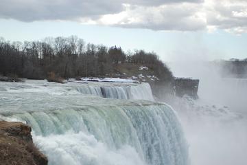 Private Tour and Transfer from Toronto to Niagara Falls