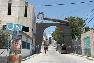 Bethlehem Along the Wall Small Group Tour Including Food Samples