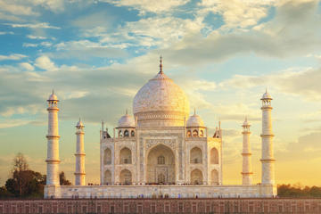 Private Tour Of Magnificient Monument Taj Mahal In 1 Day With 5 star Lunch