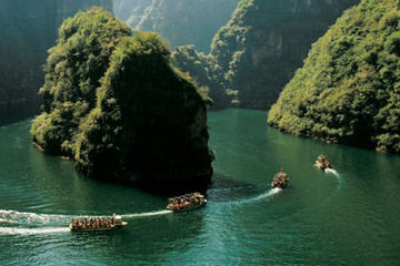 Beijing Day Tour to Private Ancient Great Wall and Longqing Gorge plus lunch at Commune by Great Wall