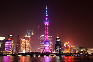 Evening Cruise Tour of Huangpu River And Grand Night View At Shanghai Financial Center