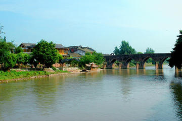 Private Tour: Pingle Ancient Town and Jin Hua Mountain with Lunch Day Trip from Chengdu