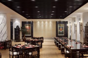 Xian Historical Private Tour of Terracotta Warriors, Miniature Terracotta Warrior-Making, Ancient Walls, and Qin Culture-Themed Cuisine