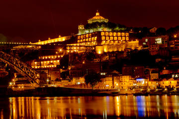 Night Tour in Porto with Fado Dinner