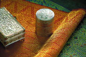 Half-Day Brunei Golden Thread Weaving Tour