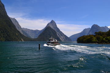 Full-Day Milford Sound Extraordinaire Tour from Te Anau