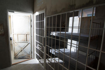 Live escape game in a prison in San Fernando