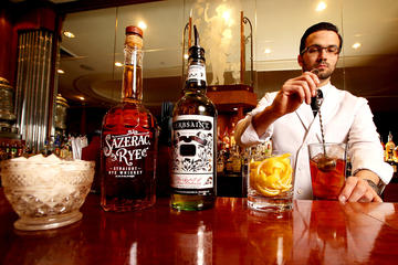 Private Historic Bars and Cocktails Tour of New Orleans With Historian Guide