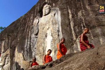 Private tour to Buduruwagala from Yala-Sri Lanka