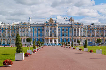 Half-Day Tour to Pushkin and Catherine's Palace from St. Petersburg